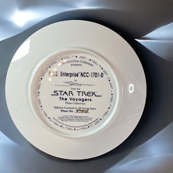 Star Trek The Voyagers Plate - U.S.S Enterprise NCC-1701-D Plate - Picture 5 of 9